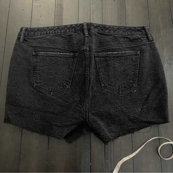 NWOT TORRID JEAN SHORT - Picture 3 of 3